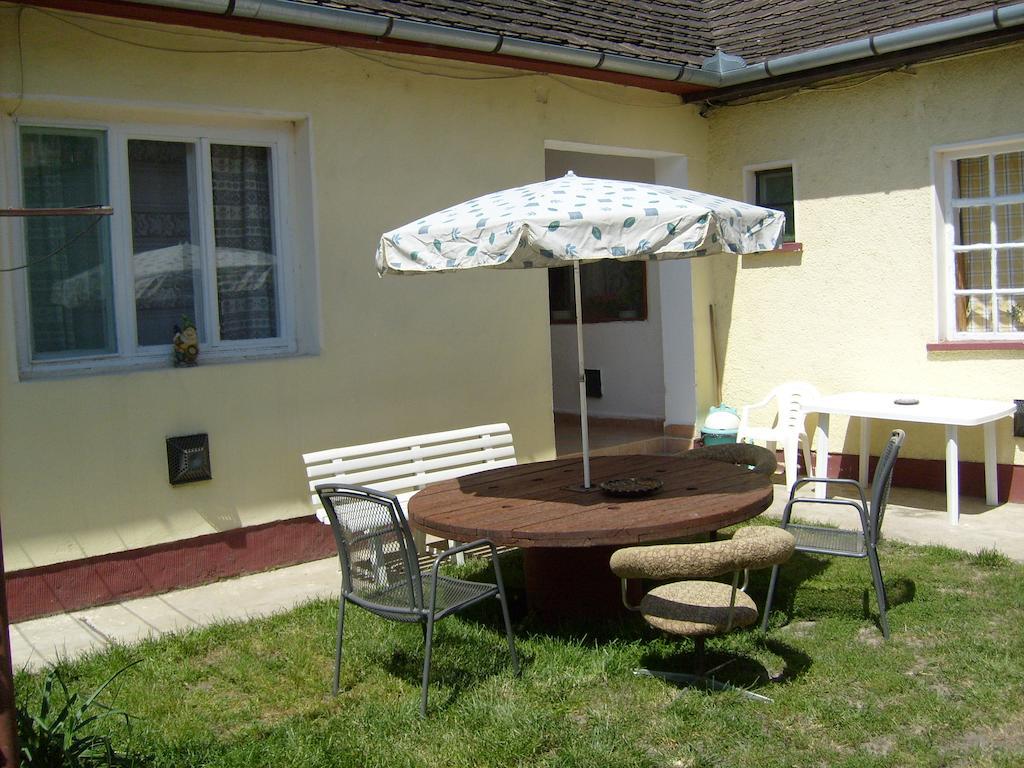 Tóth Magánszállás Hajdúszoboszló Exterior foto