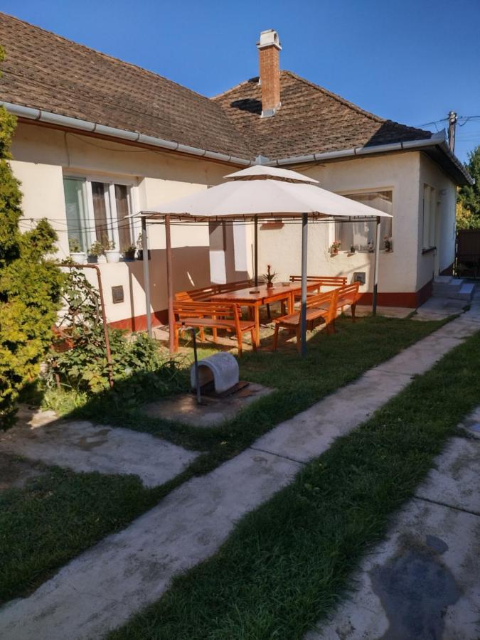 Tóth Magánszállás Hajdúszoboszló Exterior foto